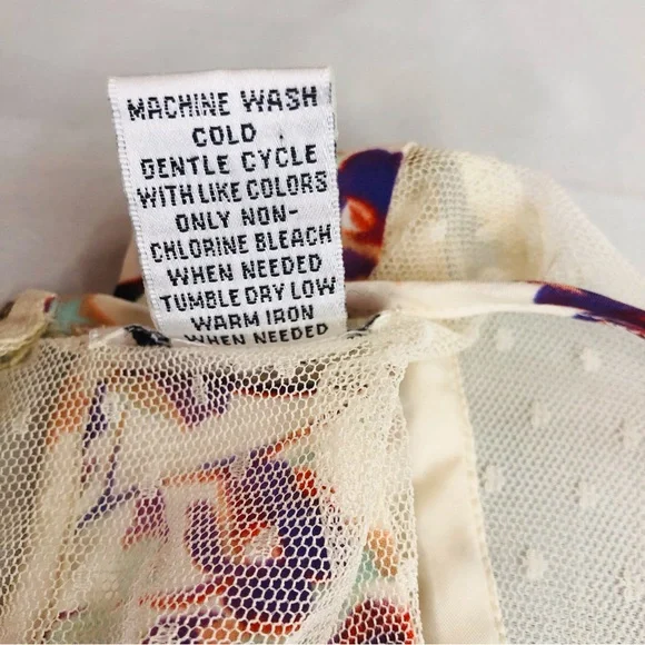 Pinky Floral and Lace Sleeveless Dress - Picture 11 of 16